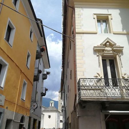 Appartamento Nel Centro Storico Di Aosta Con Vista Sui Ghiacciai Buitenkant foto