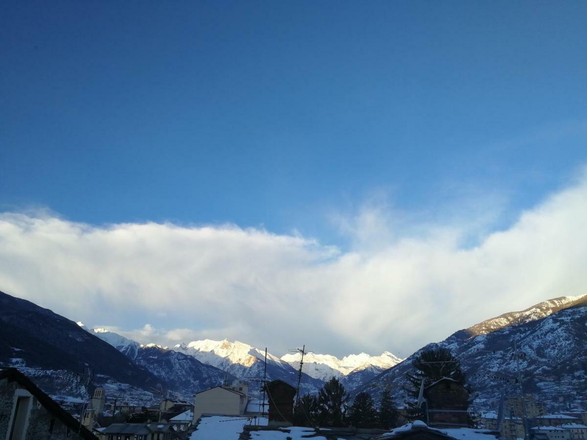 Appartamento Nel Centro Storico Di Aosta Con Vista Sui Ghiacciai Buitenkant foto