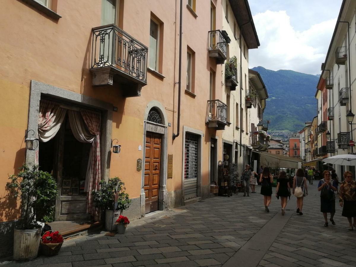 Appartamento Nel Centro Storico Di Aosta Con Vista Sui Ghiacciai Buitenkant foto