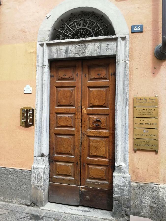 Appartamento Nel Centro Storico Di Aosta Con Vista Sui Ghiacciai Buitenkant foto